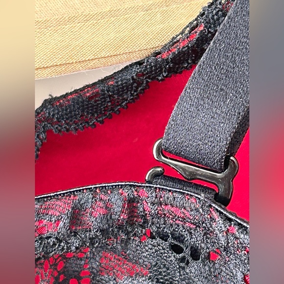 Christmas/ New Years “Beyond Sexy” Push up bra - Picture 6 of 10